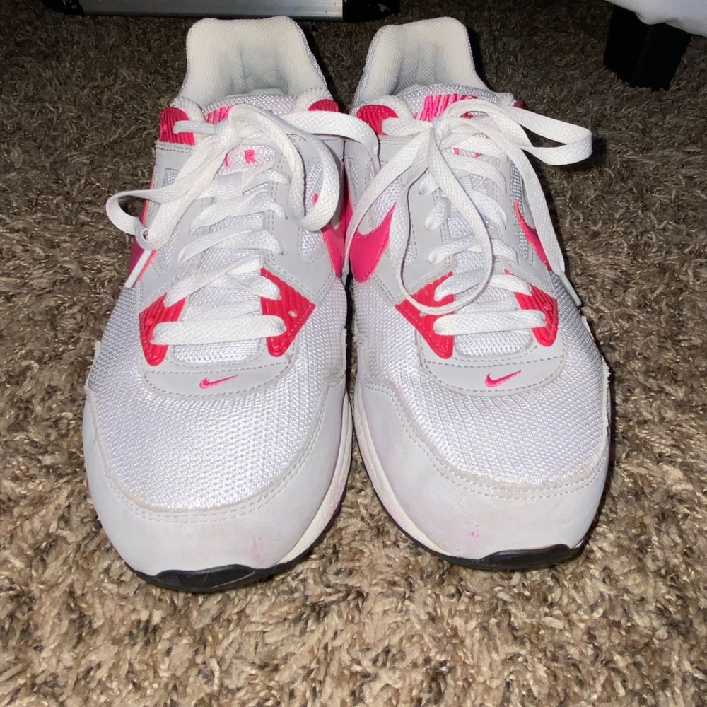 Nike air max women’s shoes. Size 9.5